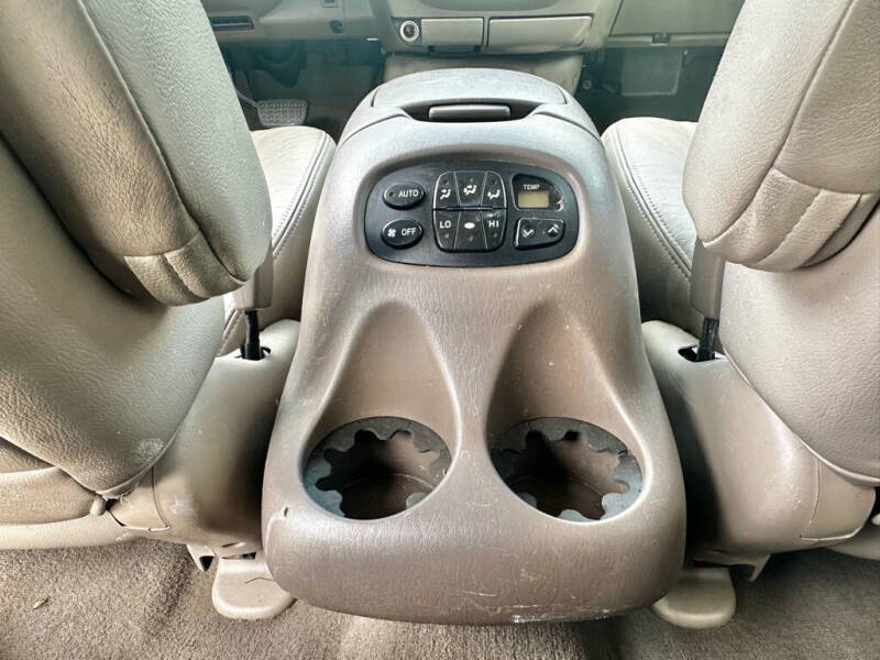 2001 Toyota Sequoia SR5