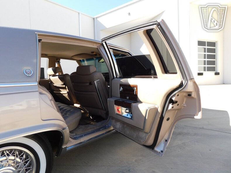 1991 Cadillac Brougham