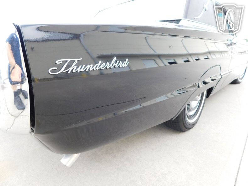 1966 Ford Thunderbird