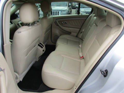 2018 Ford Taurus SEL