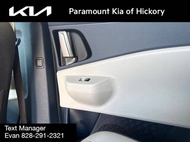 2025 Kia Carnival EX