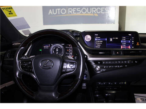 2021 Lexus ES 300h Luxury