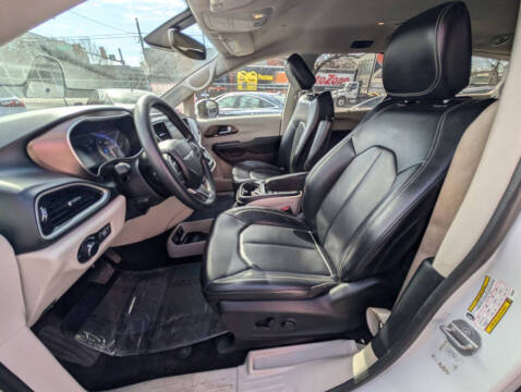 2020 Chrysler Voyager LXi