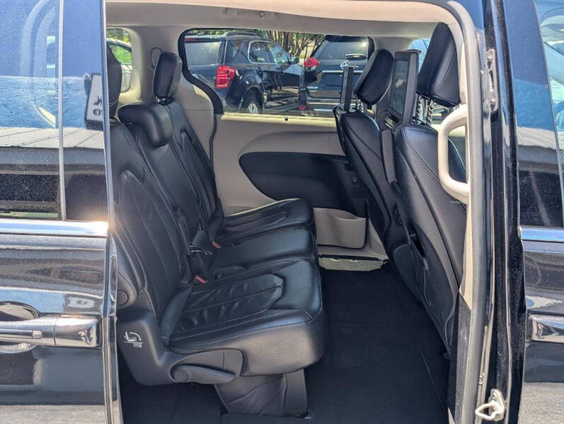 2022 Chrysler Pacifica Touring L