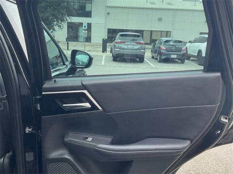 2023 Mitsubishi Outlander SE