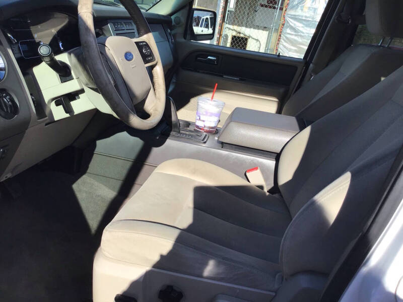 2010 Ford Expedition EL XLT