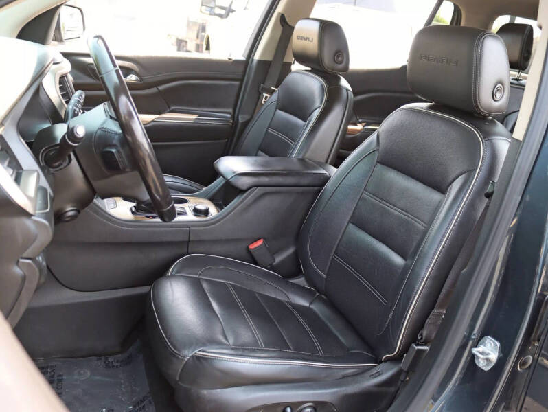 2019 GMC Acadia Denali