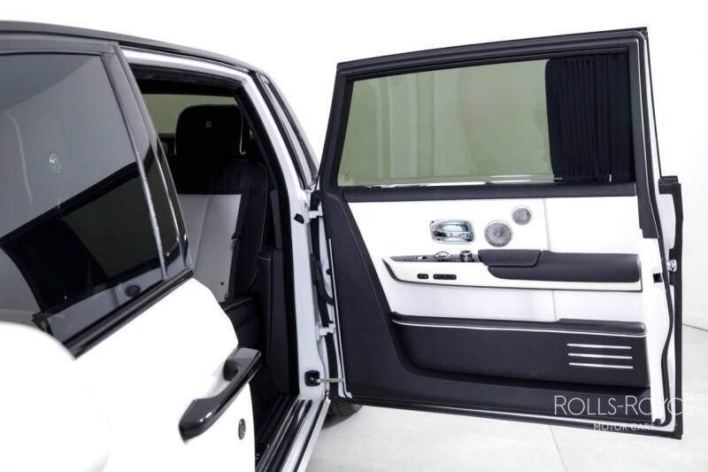 2022 Rolls-Royce Phantom EWB