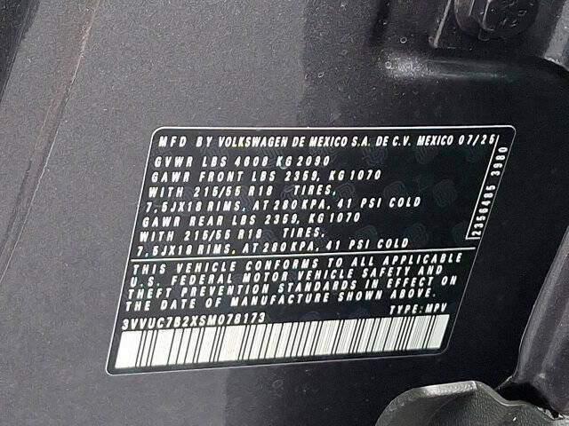 2025 Volkswagen Taos SE 4Motion