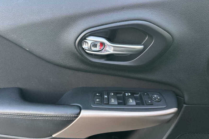 2017 Jeep Cherokee Sport Altitude