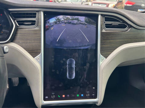 2015 Tesla Model S 70D