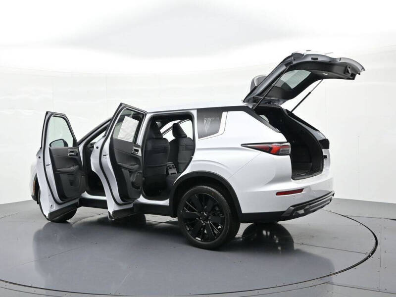 2026 Mitsubishi Outlander LE