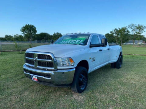 2016 RAM Ram Pickup 3500 for sale at LA PULGA DE AUTOS in Dallas TX