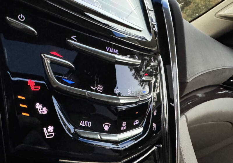 2017 Cadillac Escalade Luxury