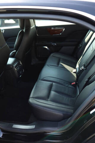 2019 Lincoln Continental Select