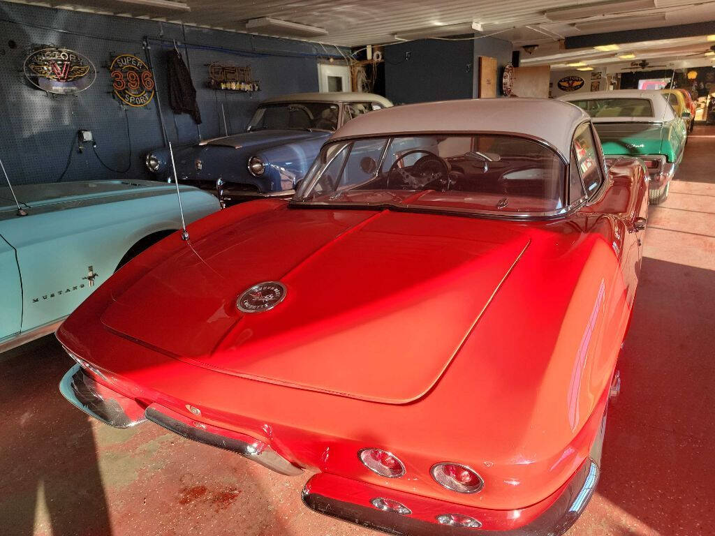 1962 Chevrolet Corvette 12