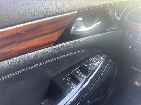 2017 Kia Cadenza Premium