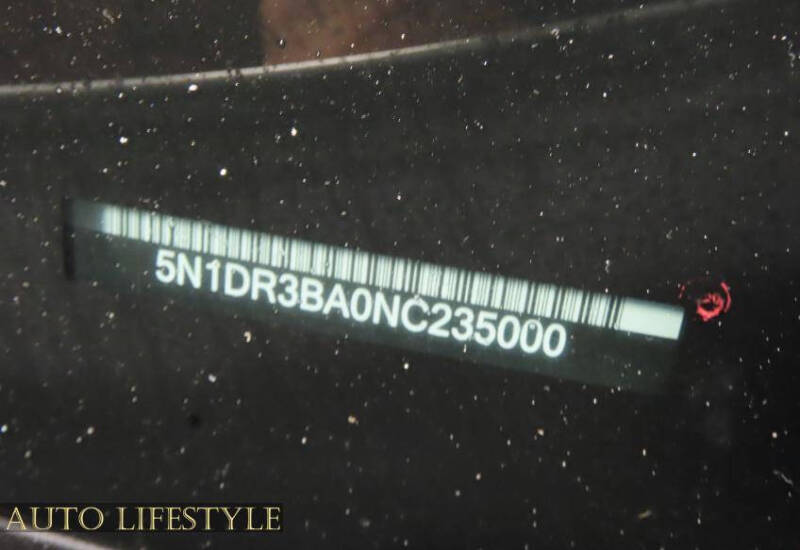 2022 Nissan Pathfinder SV