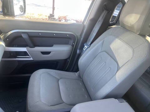 2020 Land Rover Defender 110 SE