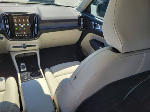 2026 Volvo XC40 B5 Plus