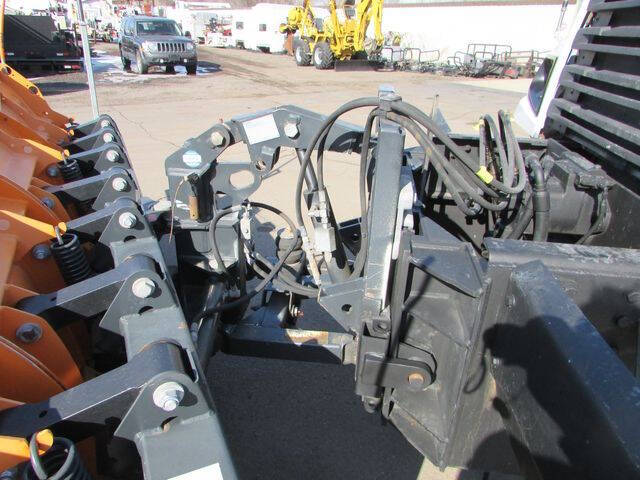 2013 Freightliner 114 SD