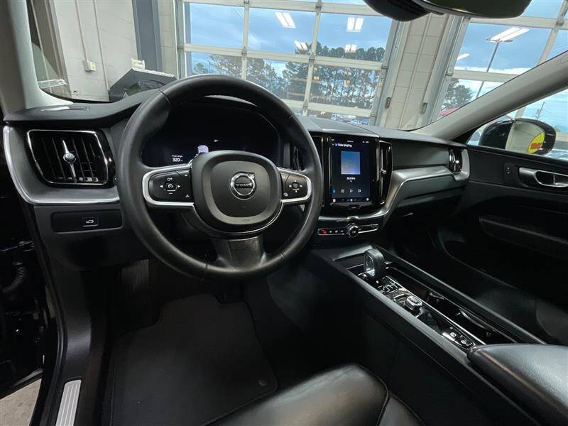 2023 Volvo XC60 B5 Core