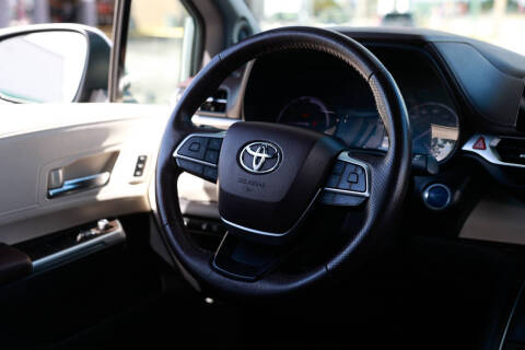 2021 Toyota Sienna Platinum 7-Passenger