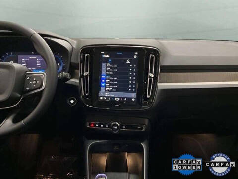 2025 Volvo XC40 B5 Plus Bright Theme