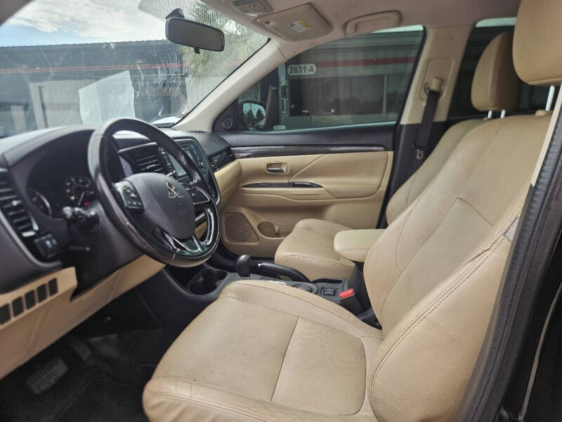 2016 Mitsubishi Outlander SE