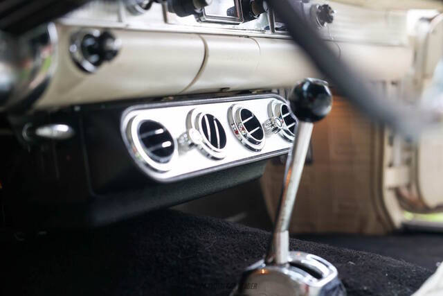 1957 Ford Thunderbird