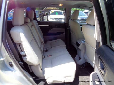 2017 Toyota Highlander LE