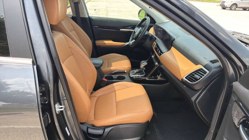 2025 Kia Seltos EX