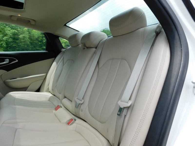 2015 Chrysler 200 C