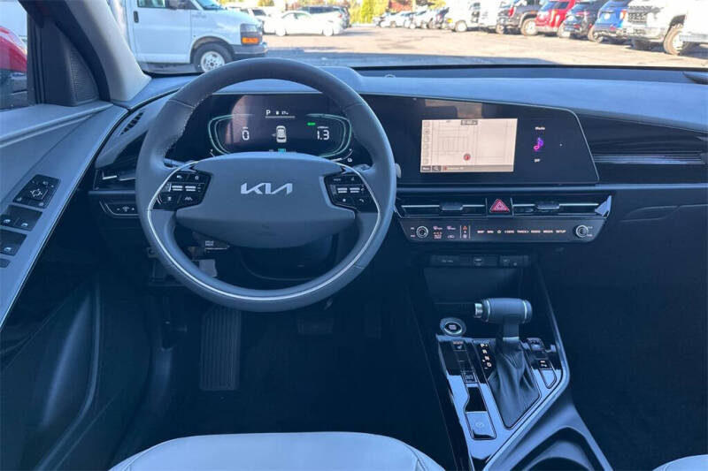 2025 Kia Niro EX