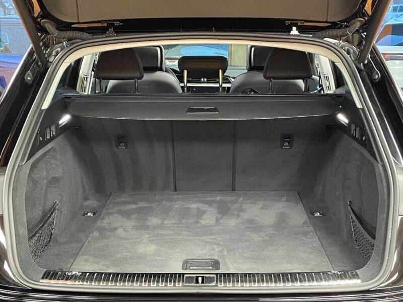 2021 Audi e-tron quattro Premium