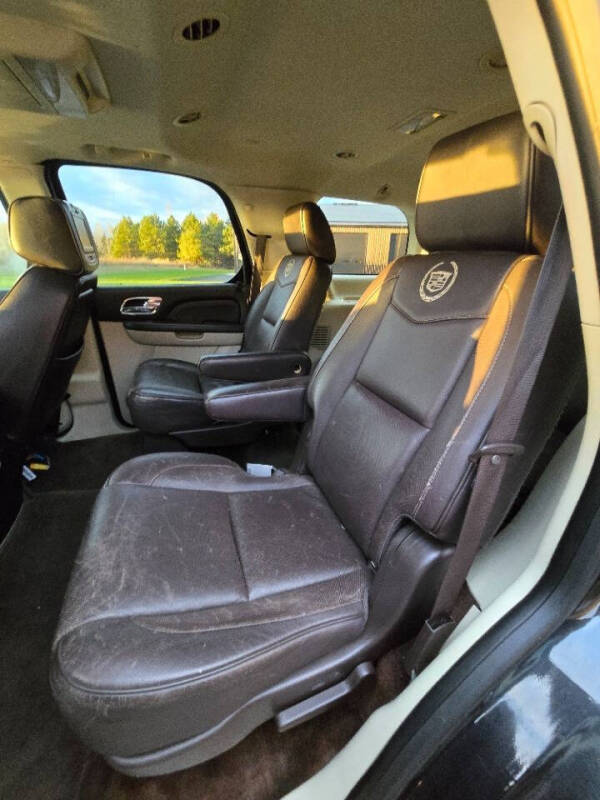 2013 Cadillac Escalade Platinum Edition