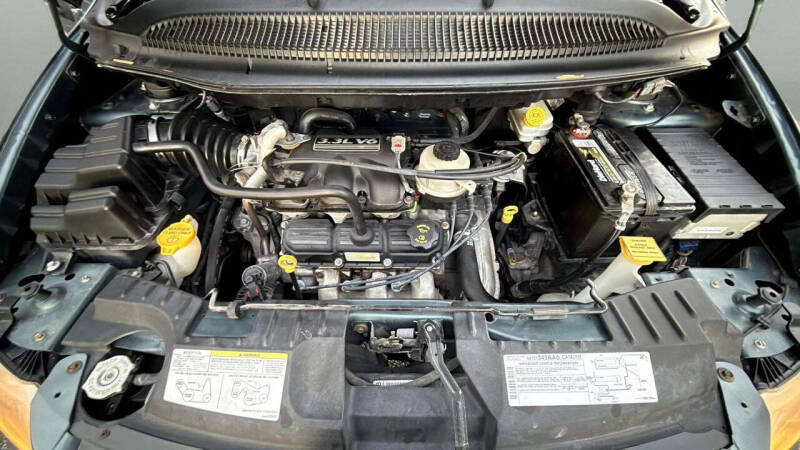 2005 Dodge Grand Caravan SE