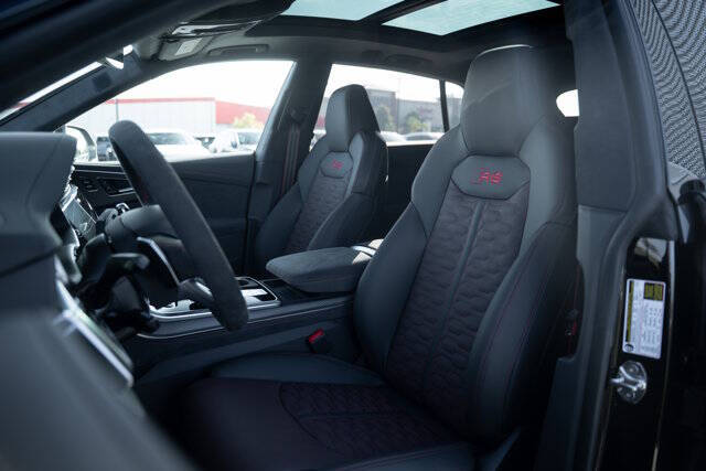 2026 Audi RS Q8 performance 4.0T quattro