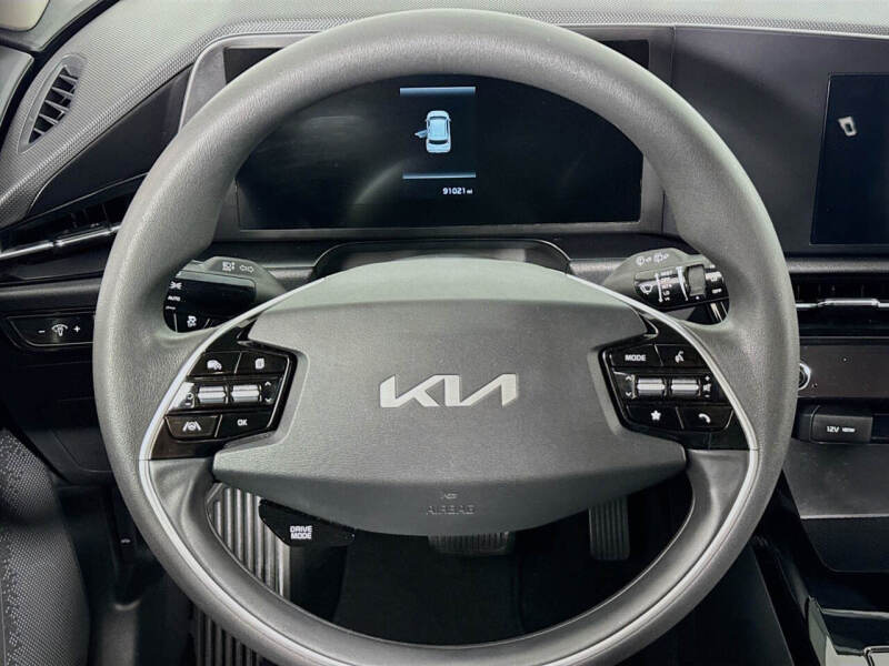 2023 Kia Niro LX