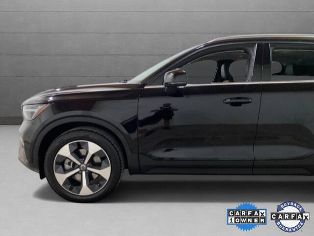 2025 Volvo XC40 B5 Plus Bright Theme