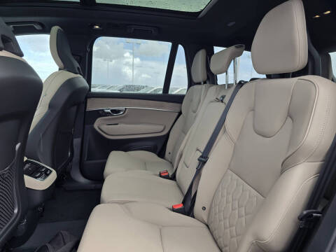 2025 Volvo XC90 B6 Core Bright Theme