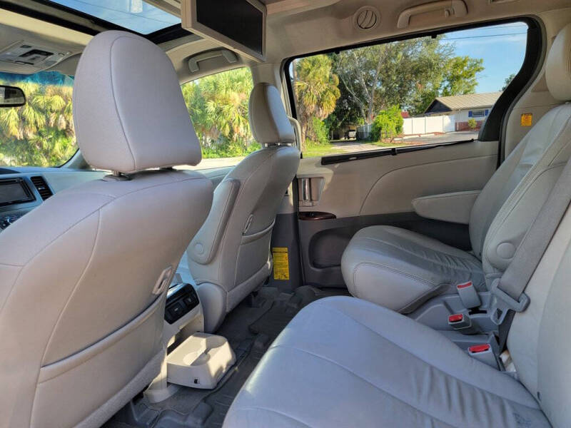 2012 Toyota Sienna