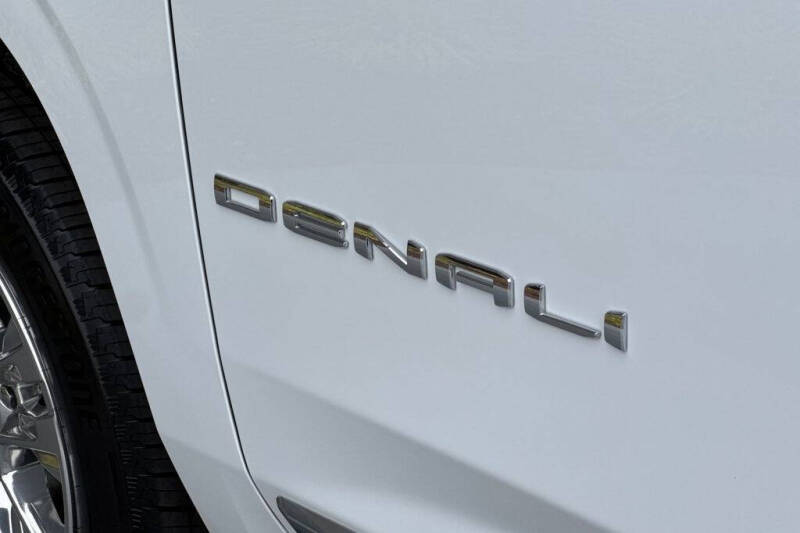 2025 GMC Yukon XL Denali