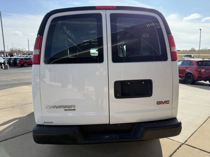 2016 GMC Savana 2500