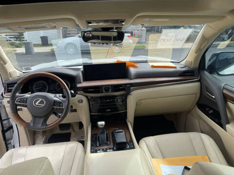 2016 Lexus LX 570