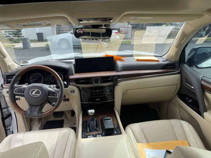 2016 Lexus LX 570