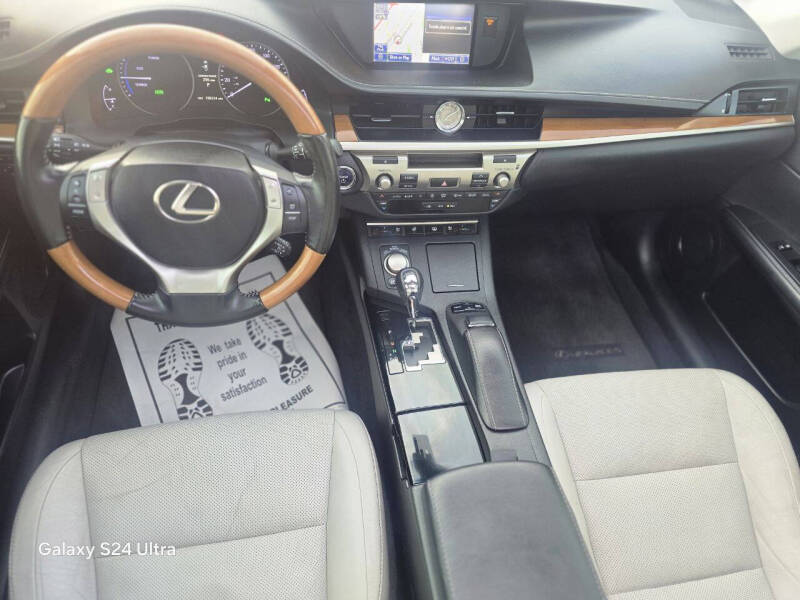 2013 Lexus ES 300h