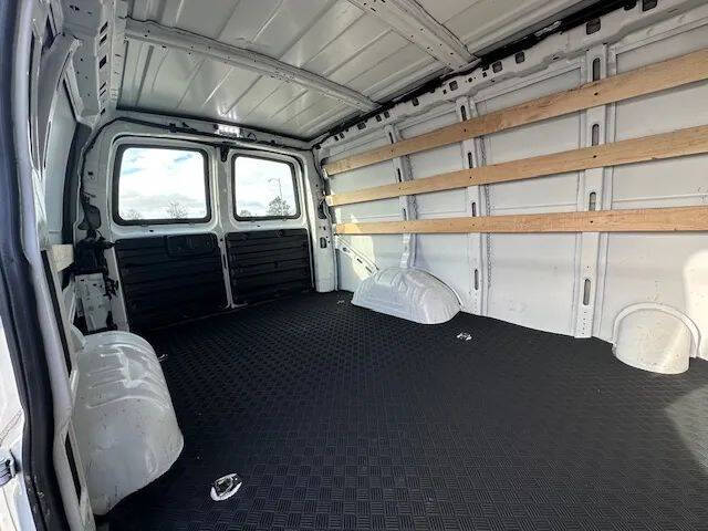 2023 GMC Savana 2500