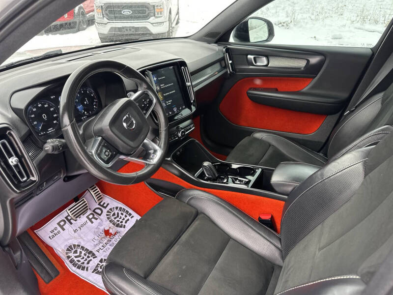 2020 Volvo XC40 T5 R-Design