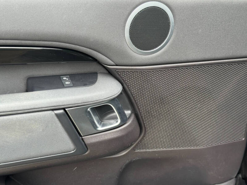 2017 Land Rover Discovery SE